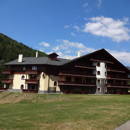 Appartamento Luxusny Apartman Tale
