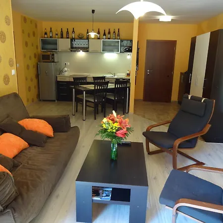شقة Luxusny Apartman تالي